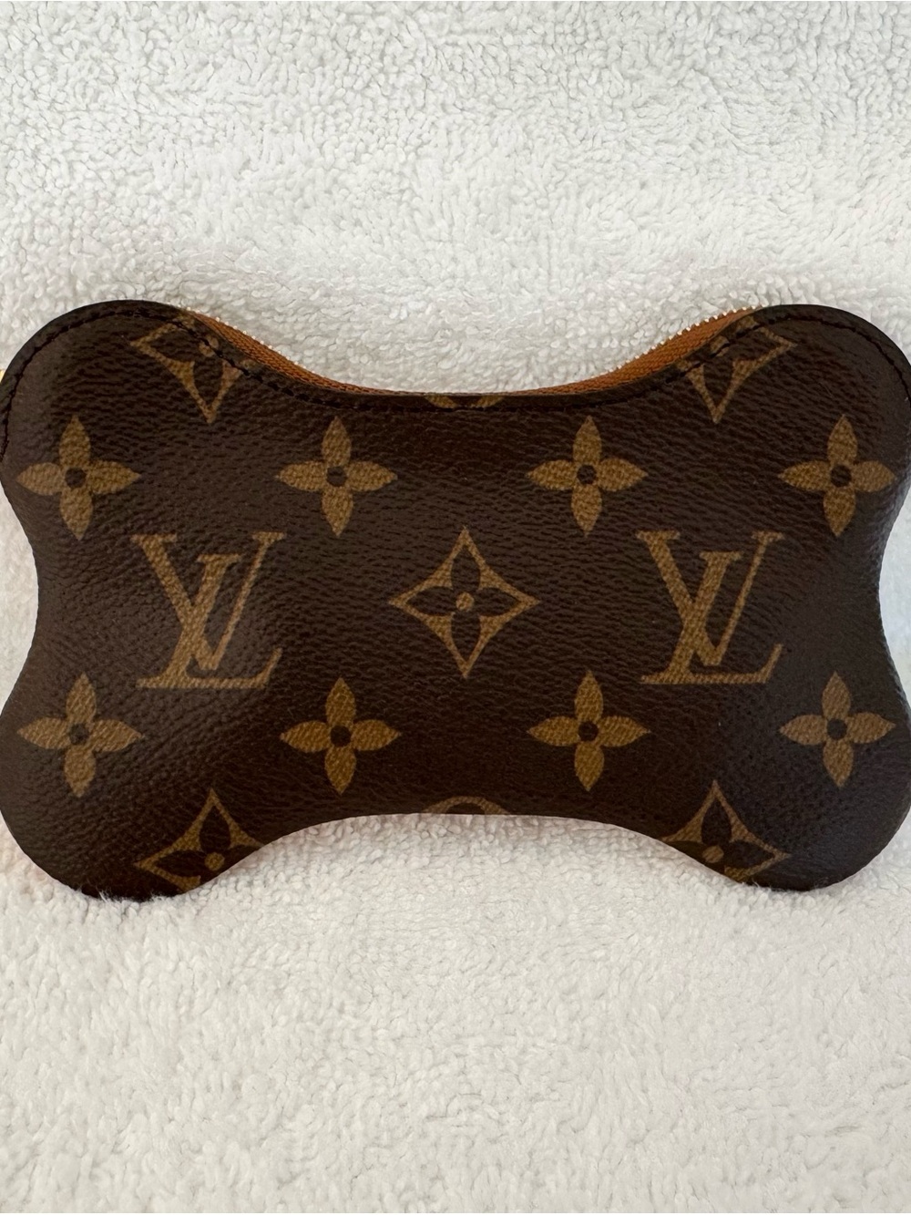 Louis Vuitton Monogram Bone Key Pouch in Brown and Tan - Picture 3 of 3